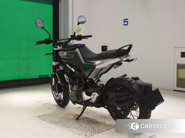 Husqvarna SVARTPILEN 401 id 4313113 из Японии 6