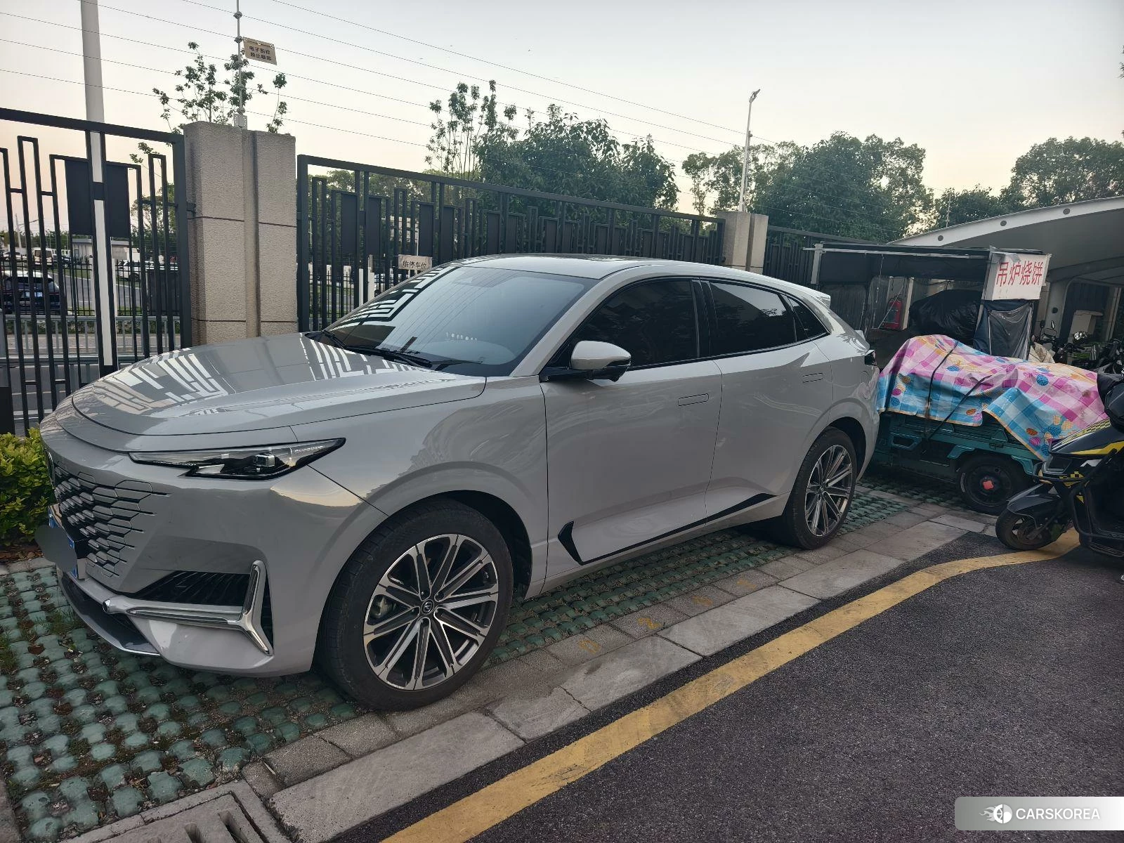 Chang'an UNI-K 2021 Серебристо-серый из Китая, фото 6