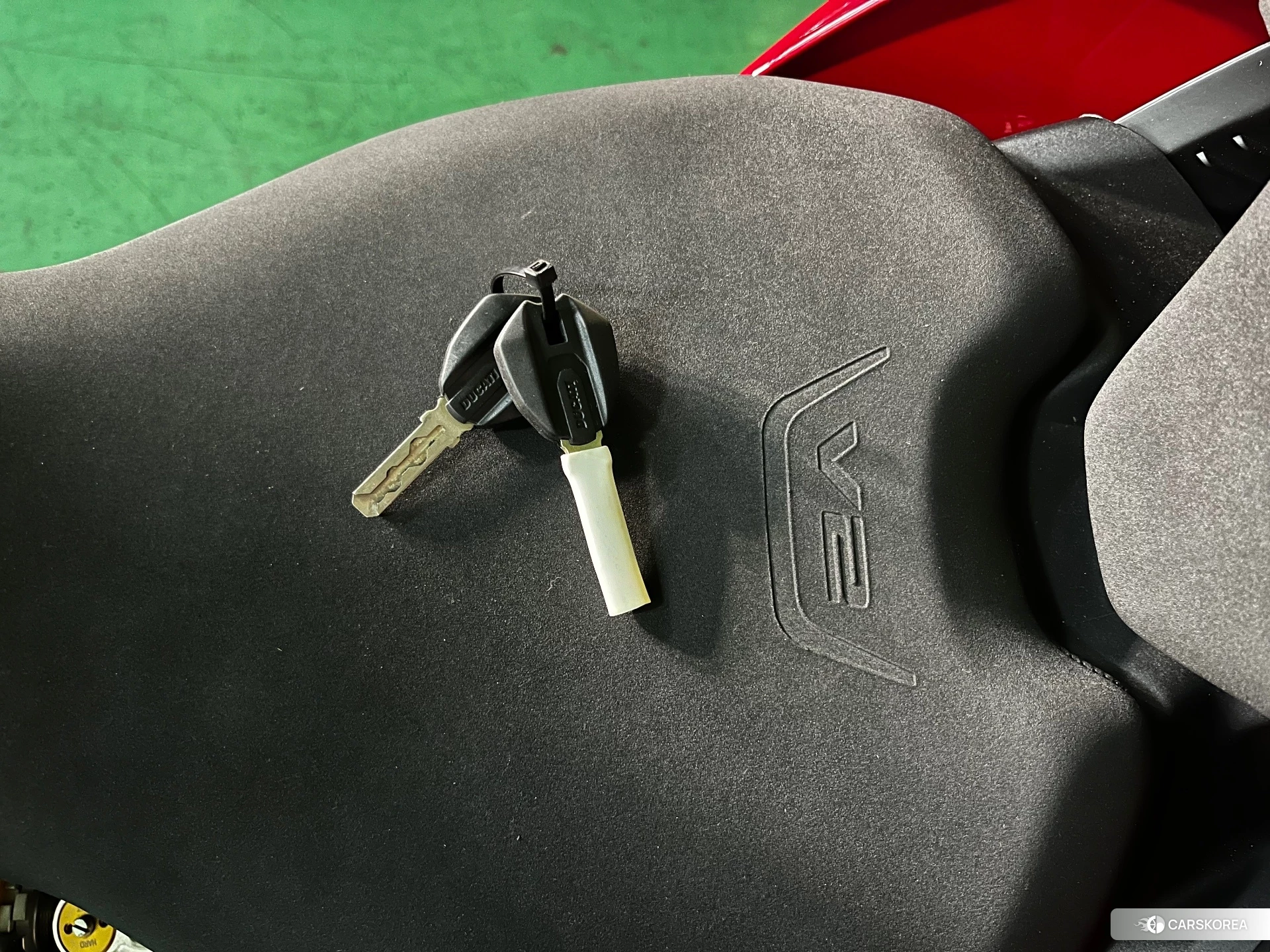 Ducati PANIGALE V2 id 3951994 из Японии 7