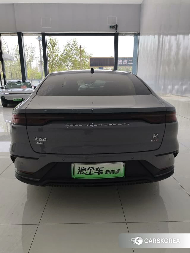 BYD Han DM 2025 Серебристо-серый из Китая, фото 6