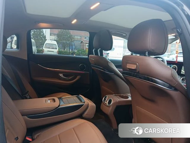 Mercedes-Benz E-class id 3857635 из Китая 26