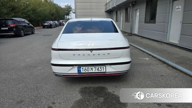 Hyundai Grandeur (GN7) id 4243801 из Кореи 16