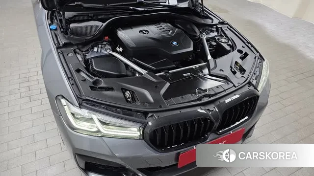 BMW 5 Series (G30) id 3366056 из Кореи 16