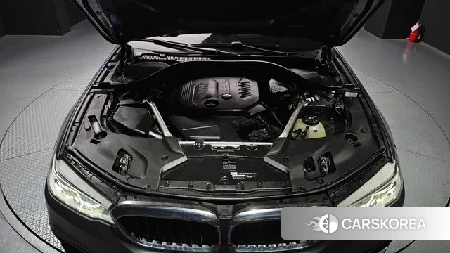 BMW 5 Series (G30) id 3494823 из Кореи 16