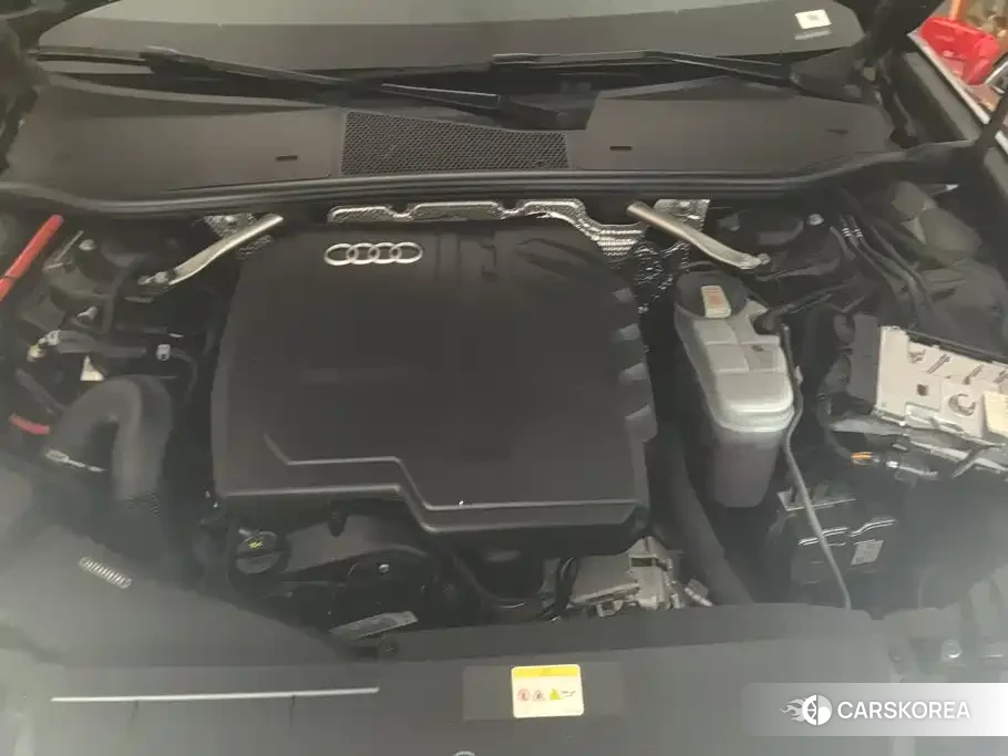 Audi A6L id 4553714 из Китая 12