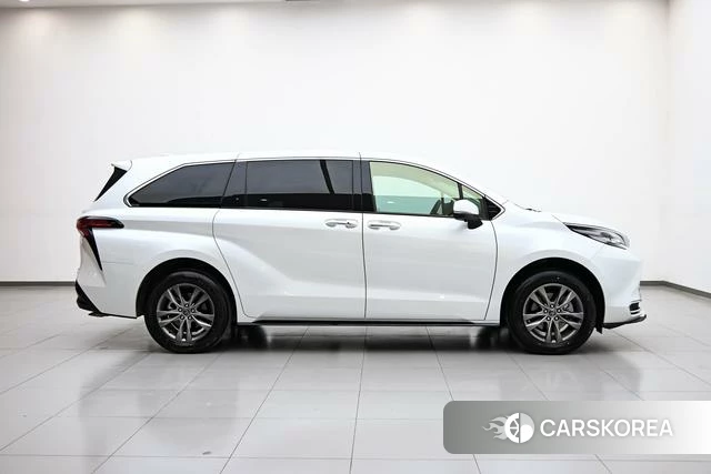 Toyota Saina id 4261986 из Китая 16