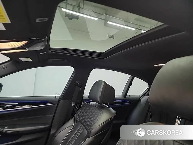 BMW 5 Series (G30) id 3885977 из Кореи 15