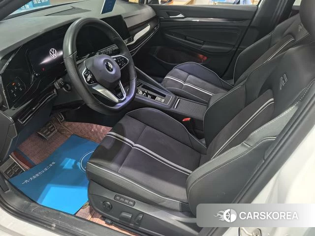 Volkswagen Golf 2024 Белый из Китая, фото 6