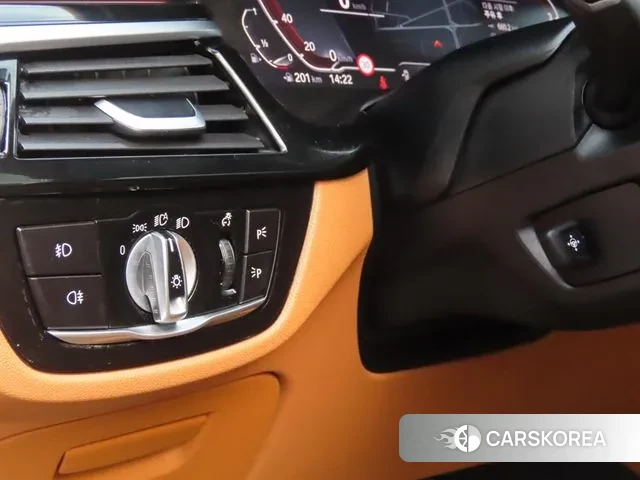 BMW 5 Series (G30) id 3778722 из Кореи 16