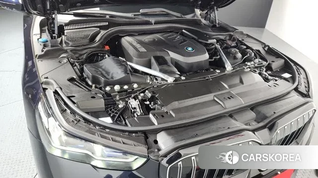 BMW 5 Series (G60) id 3751119 из Кореи 16