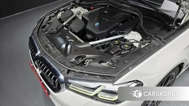 BMW 5 Series (G30) 2022 Белый из Кореи, фото 6