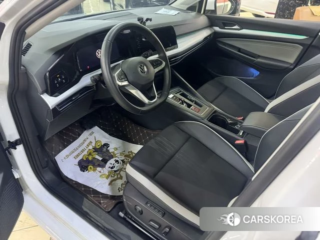 Volkswagen Golf 2023 Белый из Китая, фото 6