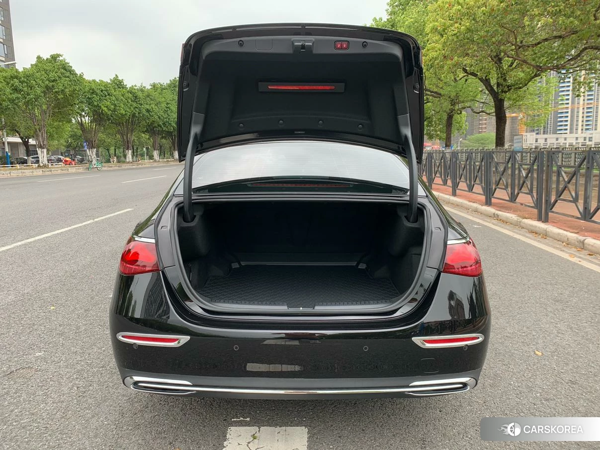 Mercedes-Benz E-Class id 4479543 из Китая 30