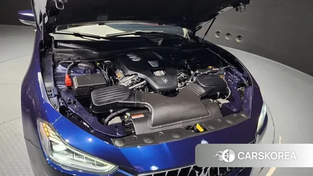 Maserati Ghibli id 2991069 из Кореи 16