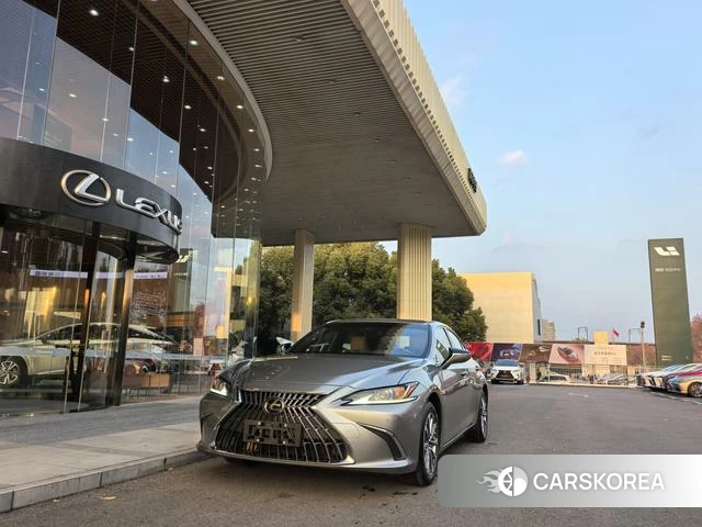 Lexus ES id 4262223 из Китая 13