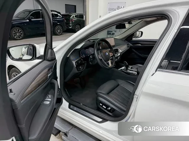 BMW 5 Series (G30) 2022 Белый из Кореи, фото 6