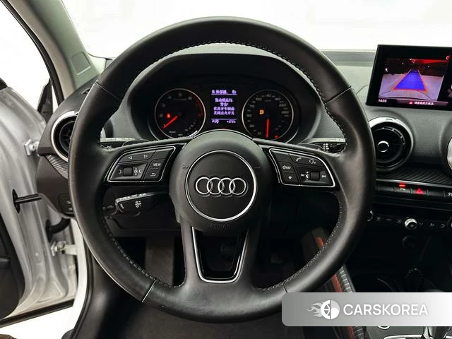 Audi Q2L id 4380525 из Китая 20