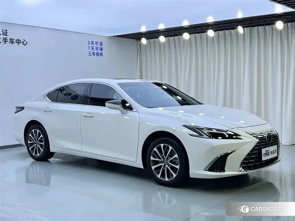 Lexus ES id 4547192 из Китая 23