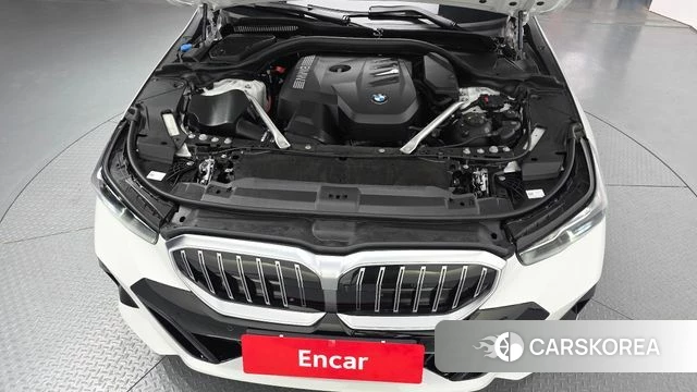 BMW 5 Series (G60) id 4279649 из Кореи 33