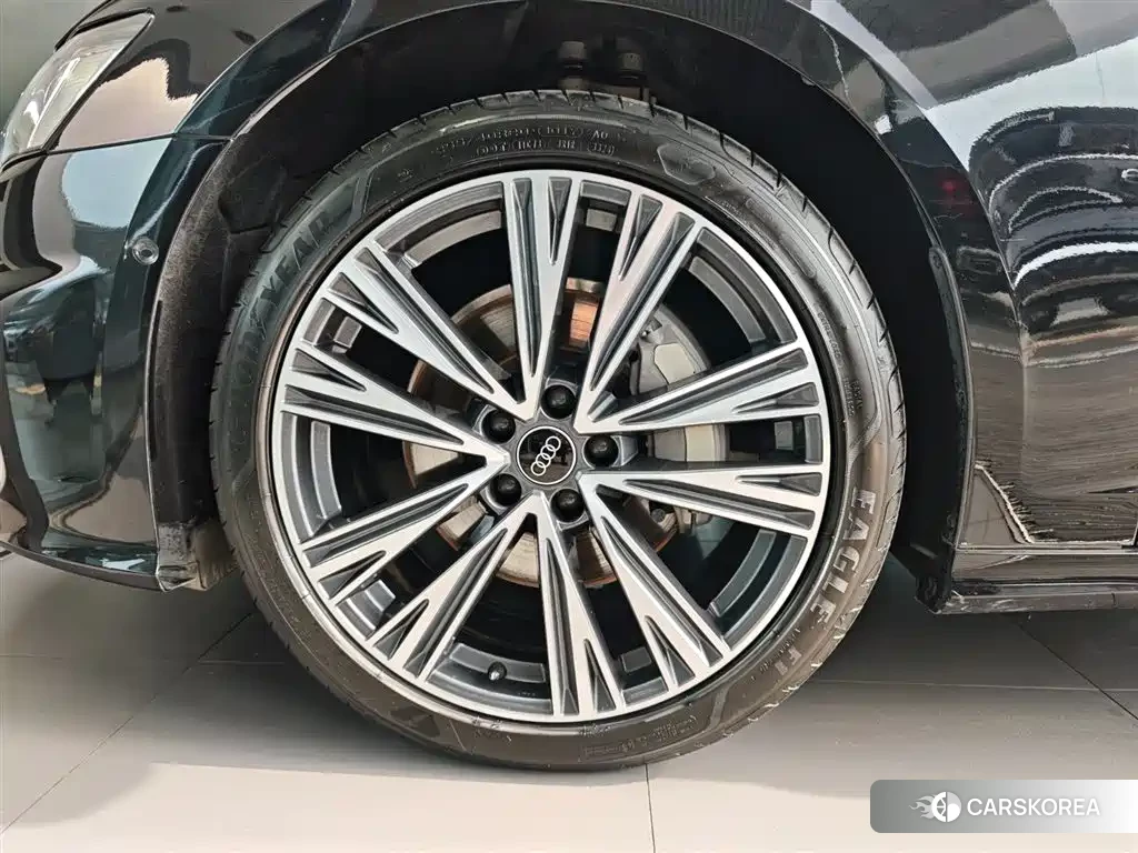 Audi A6L id 4538683 из Китая 13