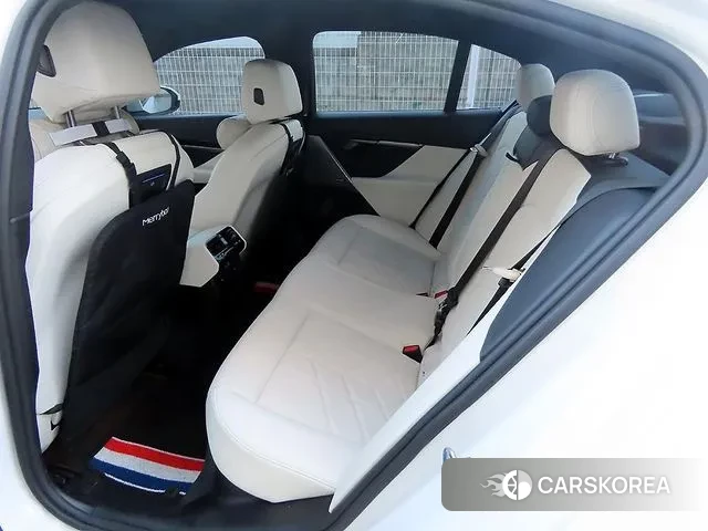 BMW 5 Series (G60) id 3517666 из Кореи 16