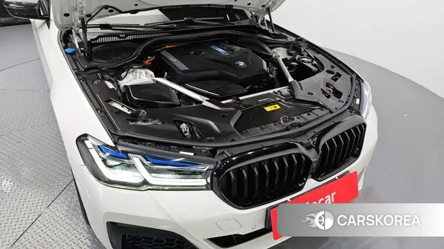 BMW 5 Series (G30) id 3367010 из Кореи 16