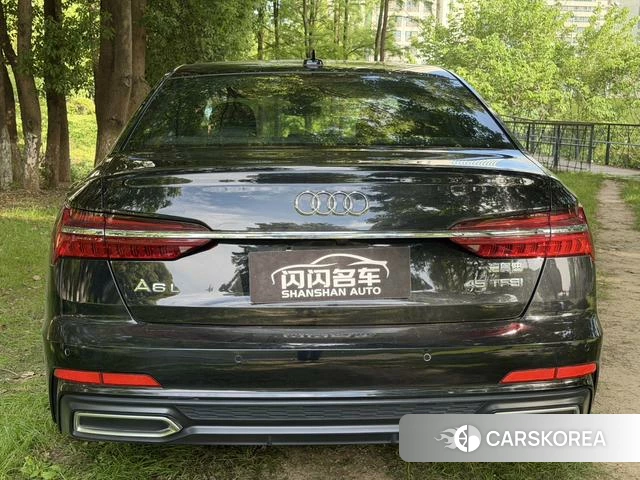 Audi A6L id 4307460 из Китая 8