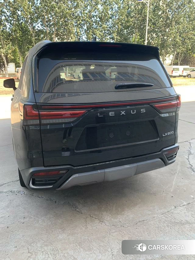Lexus LX 2025 Черный из Китая, фото 6