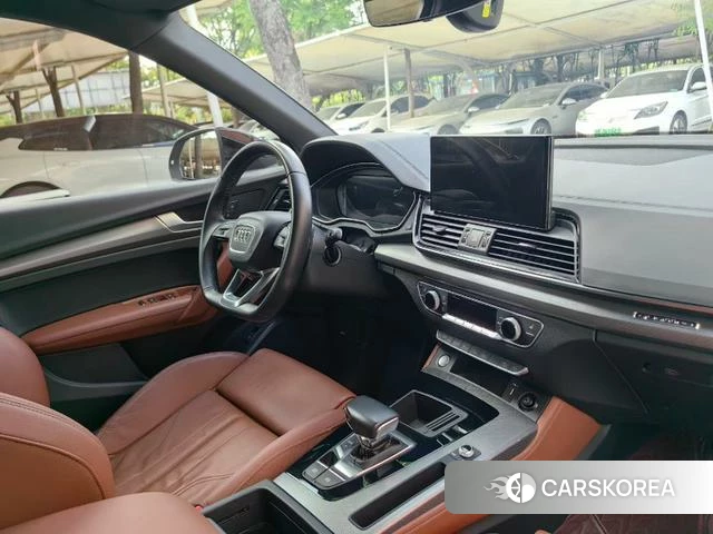 Audi Q5L Sportback 2022 Черный из Китая, фото 6