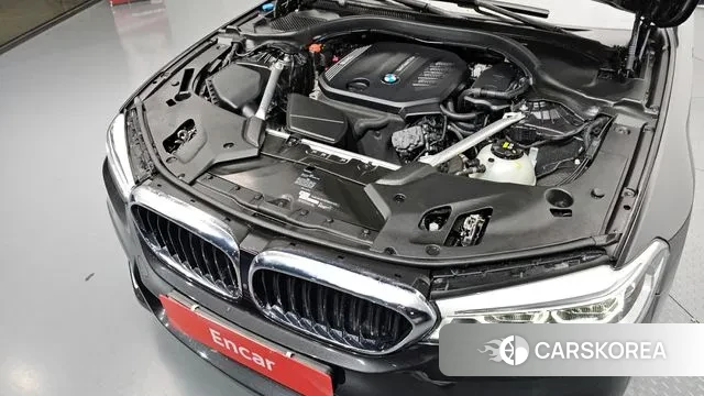 BMW 5 Series (G30) id 3598307 из Кореи 16