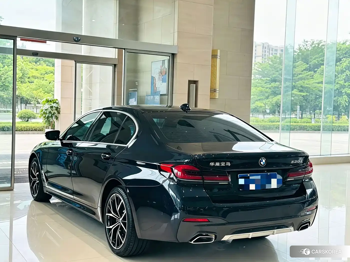 BMW 5 series 2023 Черный из Китая, фото 6