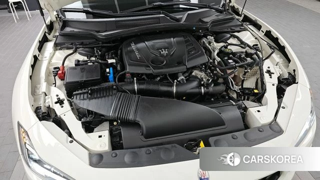 Maserati Ghibli id 4344071 из Кореи 31
