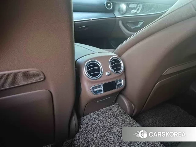 Mercedes-Benz E-Class W213 2022 Белый из Кореи, фото 6