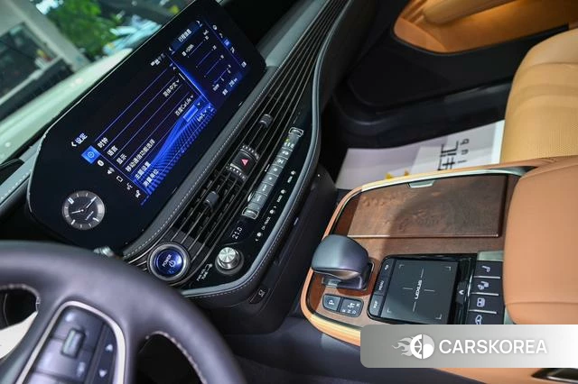 Lexus LS id 4273976 из Китая 16