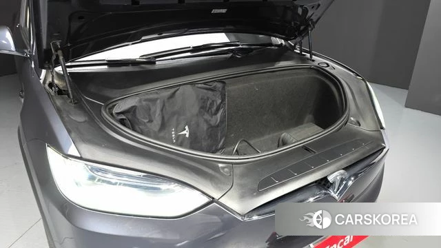 Tesla Model X id 4536174 из Кореи 16