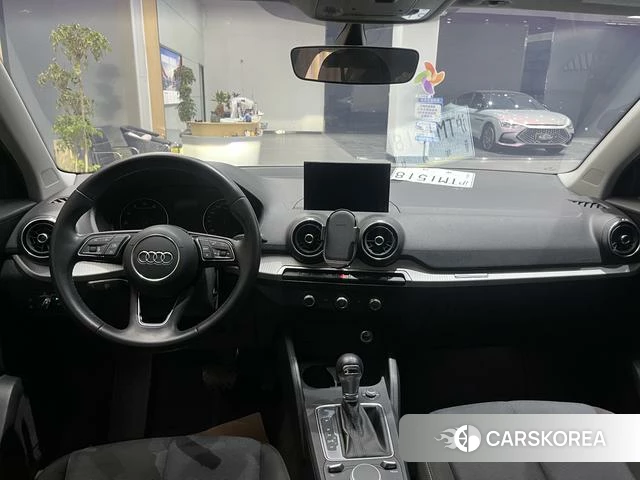 Audi Q2L 2020 Темно-серый из Китая, фото 6