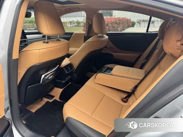 Lexus ES id 4262011 из Китая 10