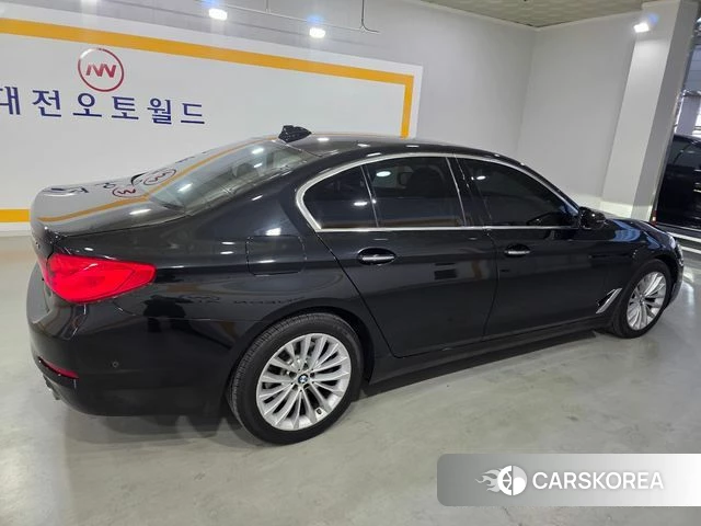 BMW 5 Series (G30) id 4269449 из Кореи 16