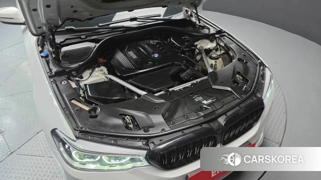 BMW 5 Series (G30) id 3900059 из Кореи 16