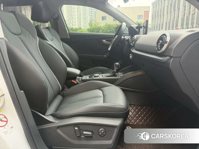 Audi Q2L id 3983312 из Китая 12