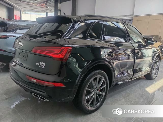 Audi Q5L 2021 Черный из Китая, фото 6