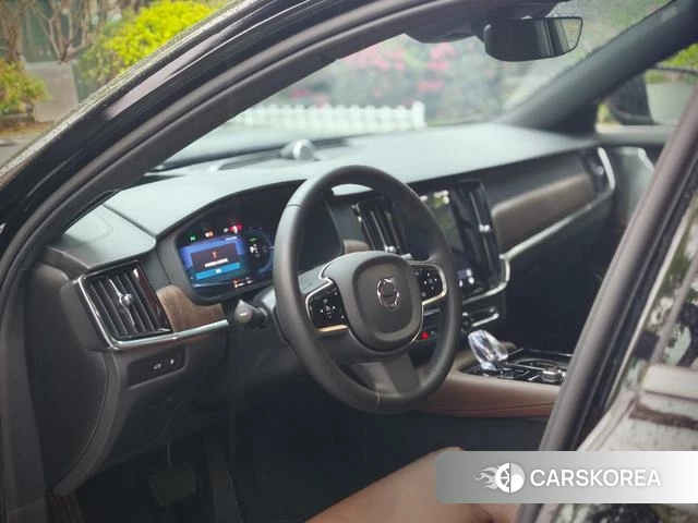 Volvo S90 PHEV 2024 Черный из Китая, фото 6