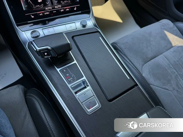 Audi A6L id 4301833 из Китая 16
