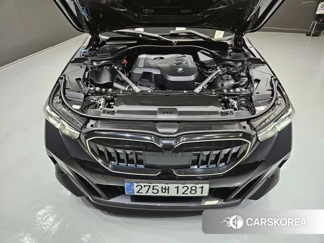 BMW 5 Series (G60) id 3452065 из Кореи 16