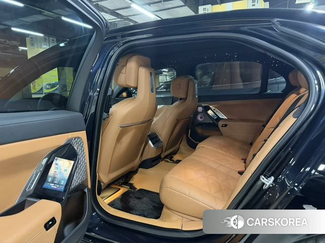 BMW 7 series 2024 Черный из Китая, фото 6