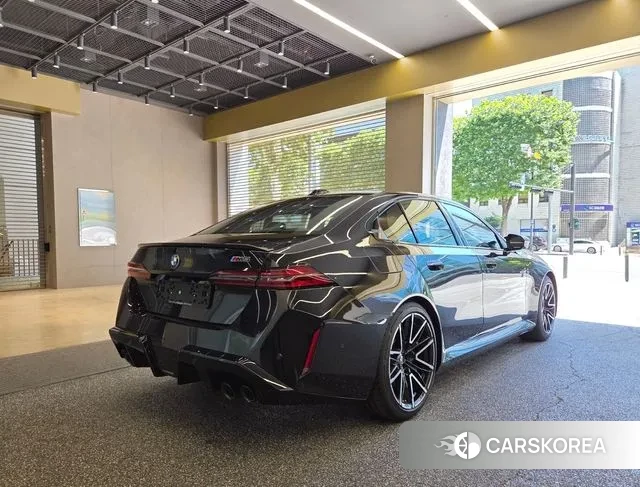 BMW M5 (G90) id 3695912 из Кореи 16