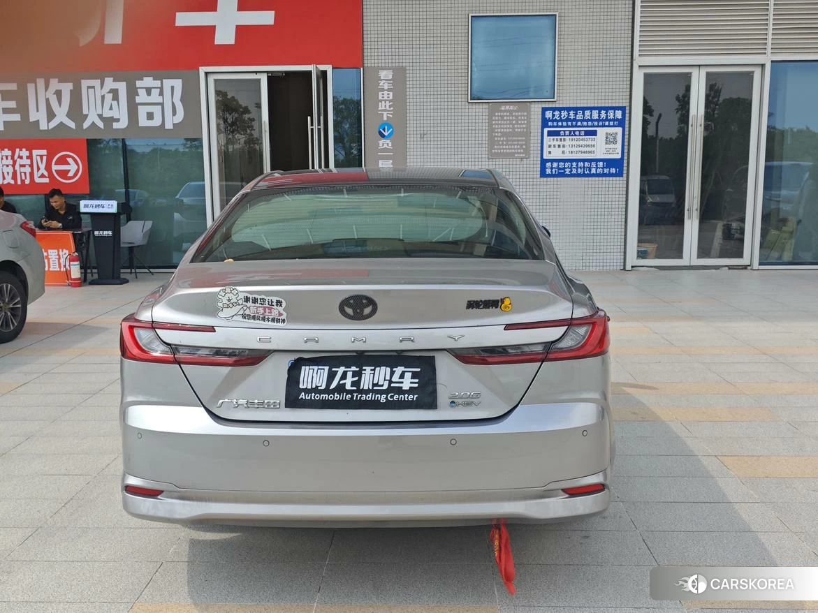 Toyota Camry 2024 Серебристо-серый из Китая, фото 6
