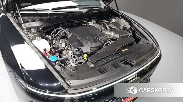 Hyundai Grandeur (GN7) id 3528882 из Кореи 16