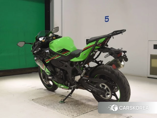 Kawasaki ZX-4RR id 4333076 из Японии 6