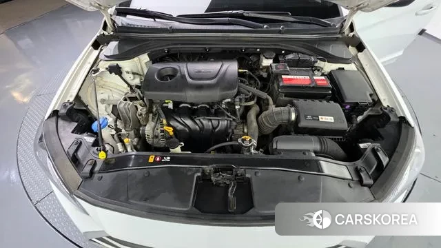 Hyundai Avante AD id 3085552 из Кореи 16